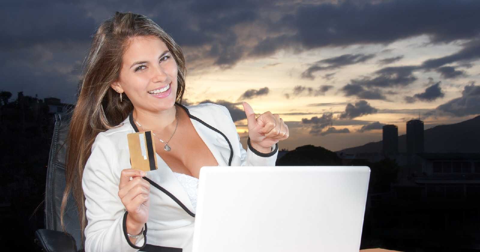 UNI Card Ke Fayde In Hindi